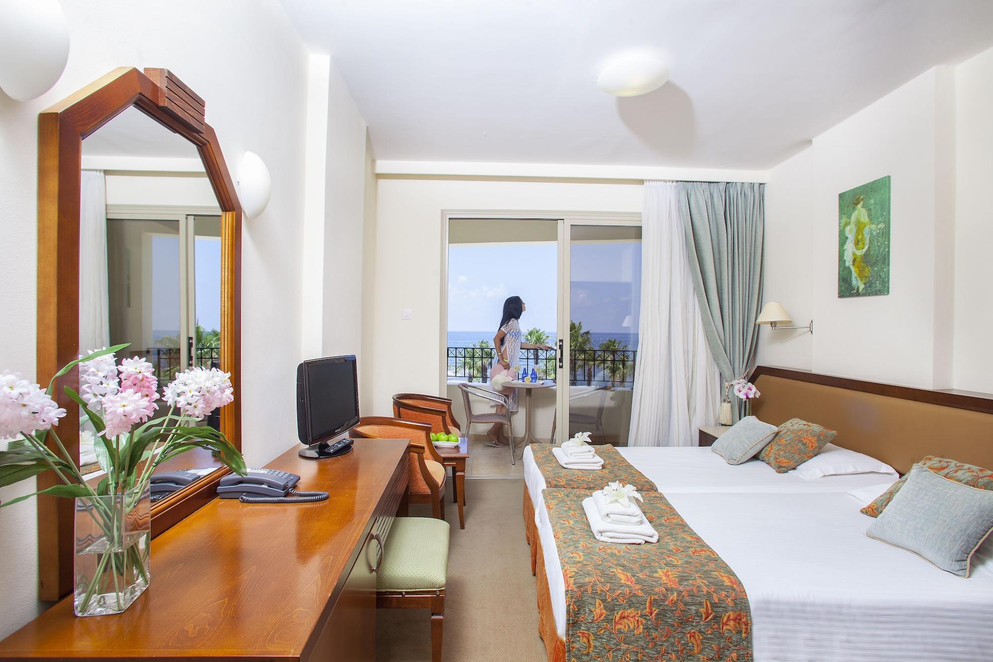 Aquamare Beach Hotel & Spa Geroskipou Exterior photo