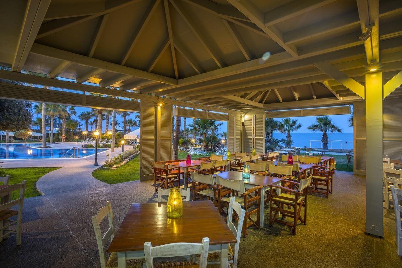 Aquamare Beach Hotel & Spa Geroskipou Exterior photo