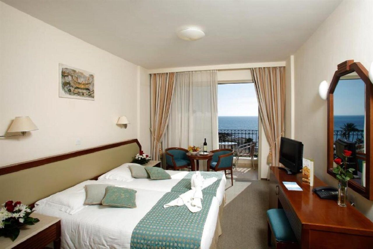Aquamare Beach Hotel & Spa Geroskipou Exterior photo